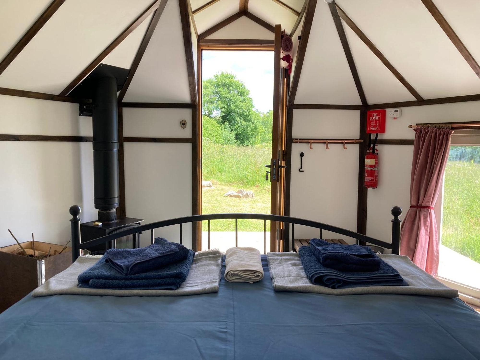 Lower Marsh Farm Glamping *